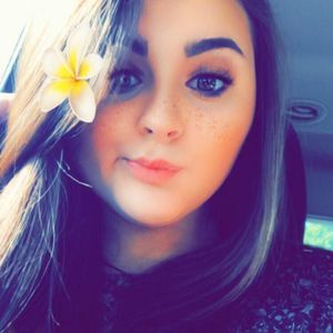 Meet your Posher, Brooke